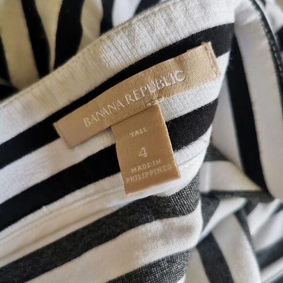 Banana Republic pencil skirt - Picture 5 of 5